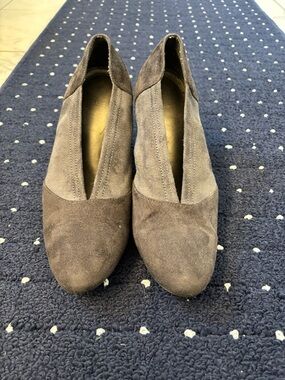 Women's Gray Suede Slip-On Heels